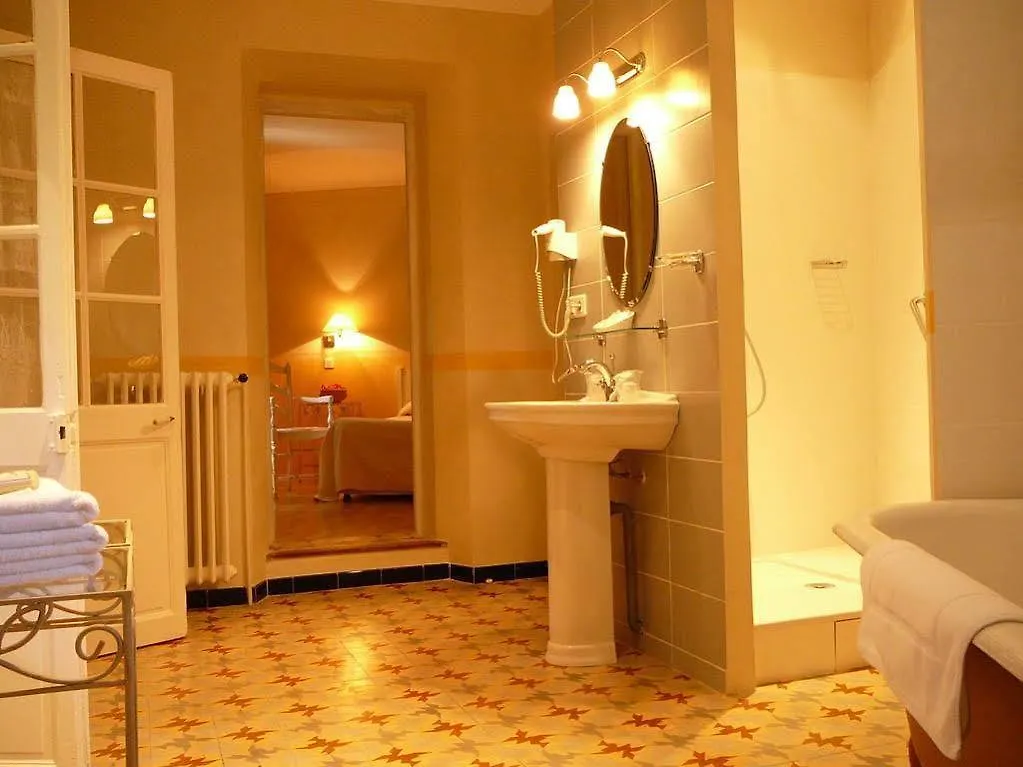 ***  Hotel Le Relais Notre Dame Quinson Francie